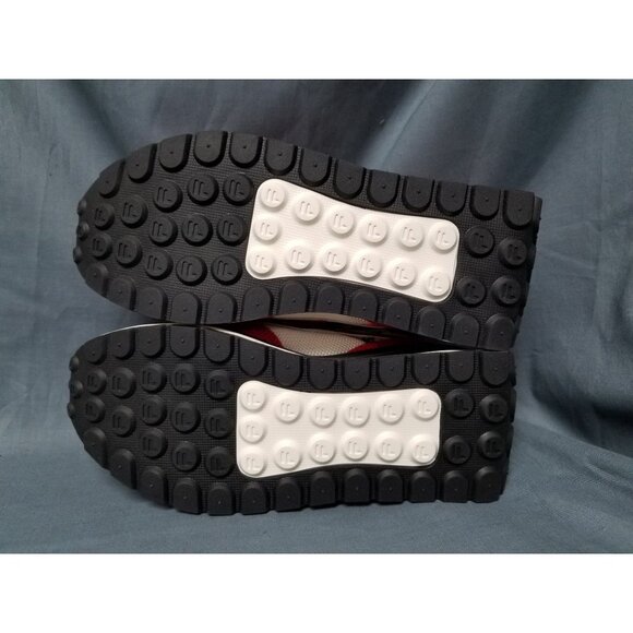 Fila Kids Renno Sneakers Red White Black Gum Size 2.5 NEW IN BOX! - Picture 11 of 11